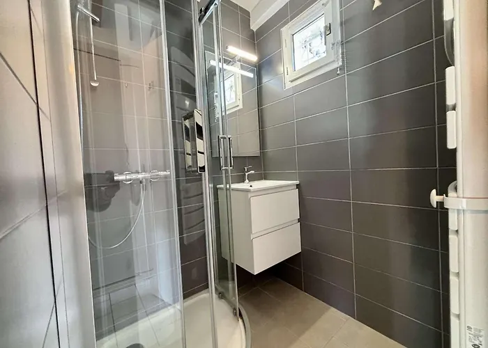 Maison 3 Pieces Pres De La - - Fr-1-246a-249