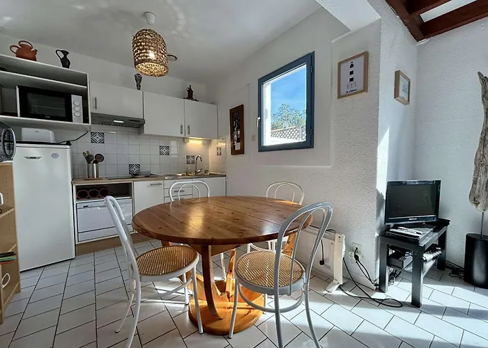 Maison 3 Pieces Pres De La - - Fr-1-246a-249 *